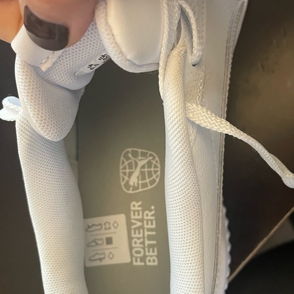 Puma Women’s Carina Leather Sneaker -Size 9 - Picture 7 of 8